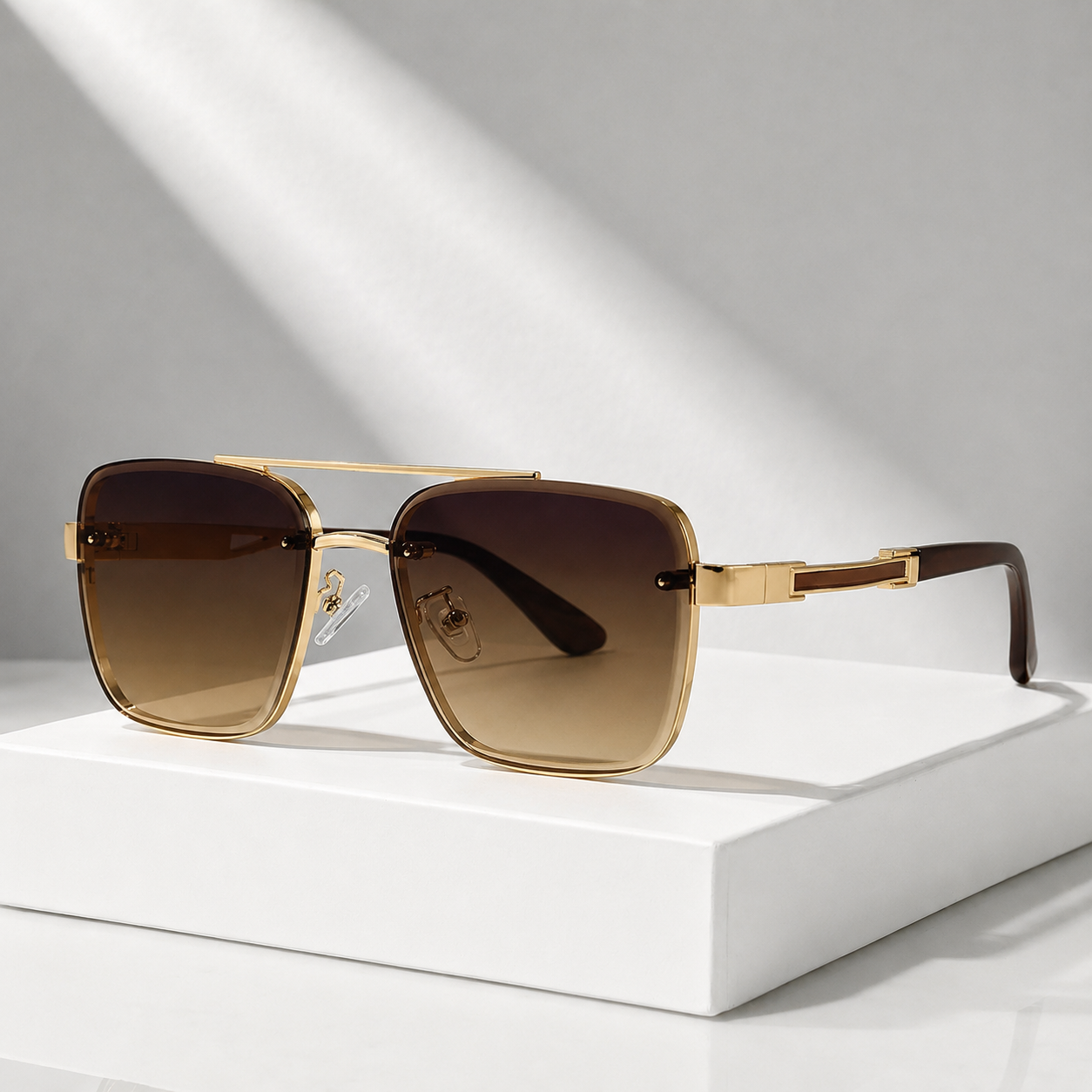 Astor Gradient Sunglasses