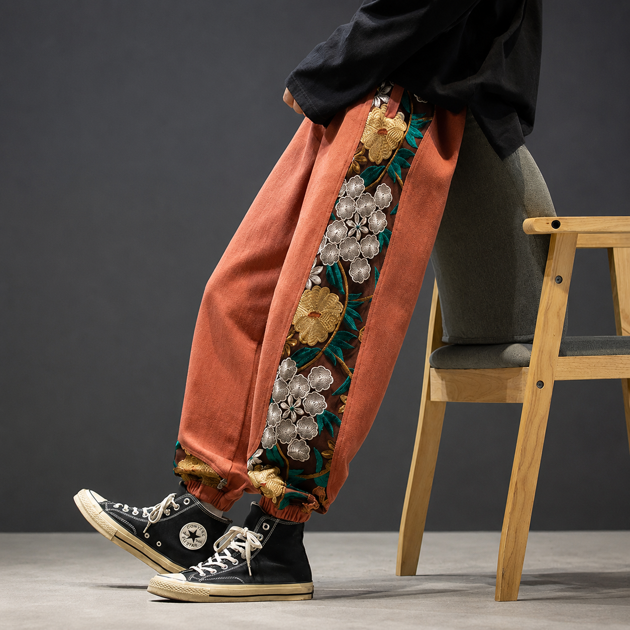 Kuro Floral Joggers